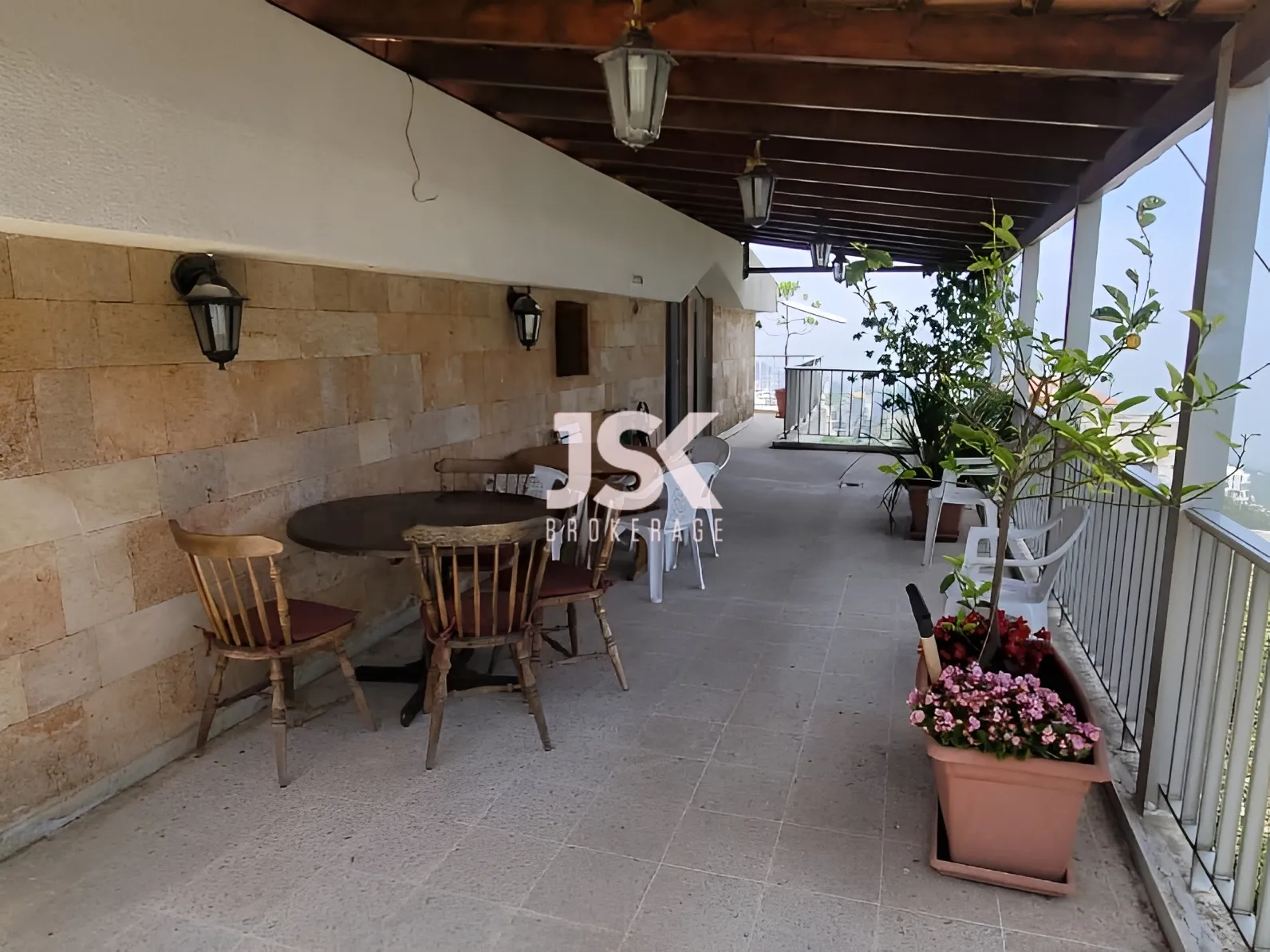 Apartment for Sale in Ajaltoun