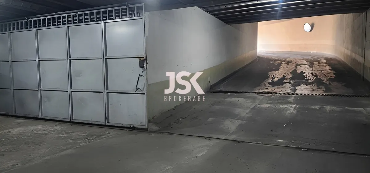 Warehouse for sale in Sin El Fil