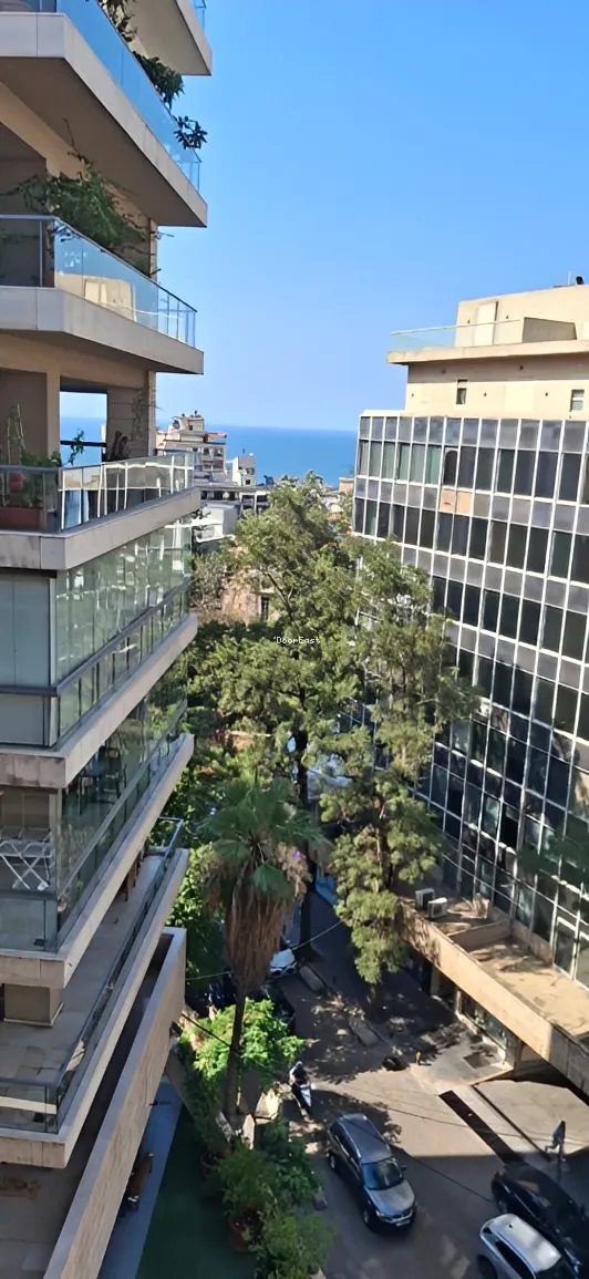 Apartment for rent in Clemenceau, Bayrut