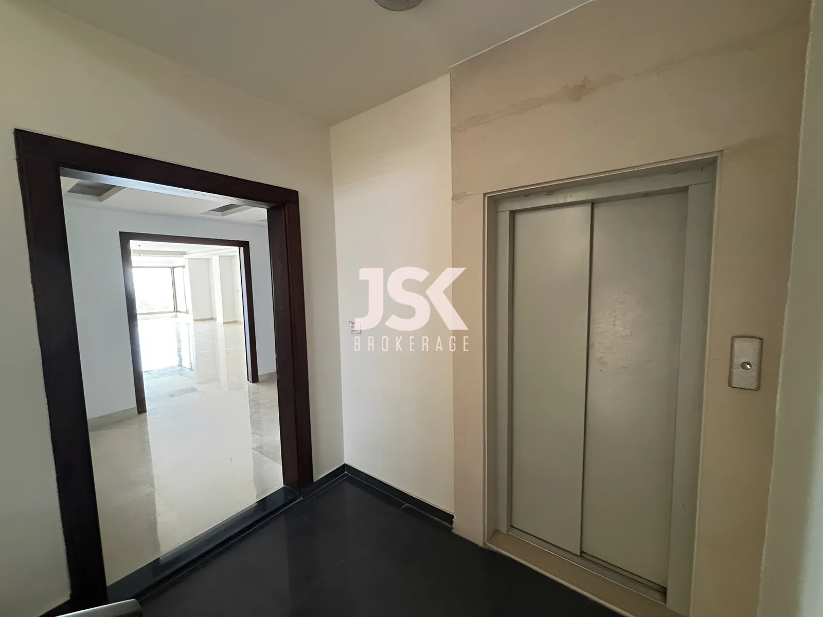 Apartment for Sale in Cornet Chahwan