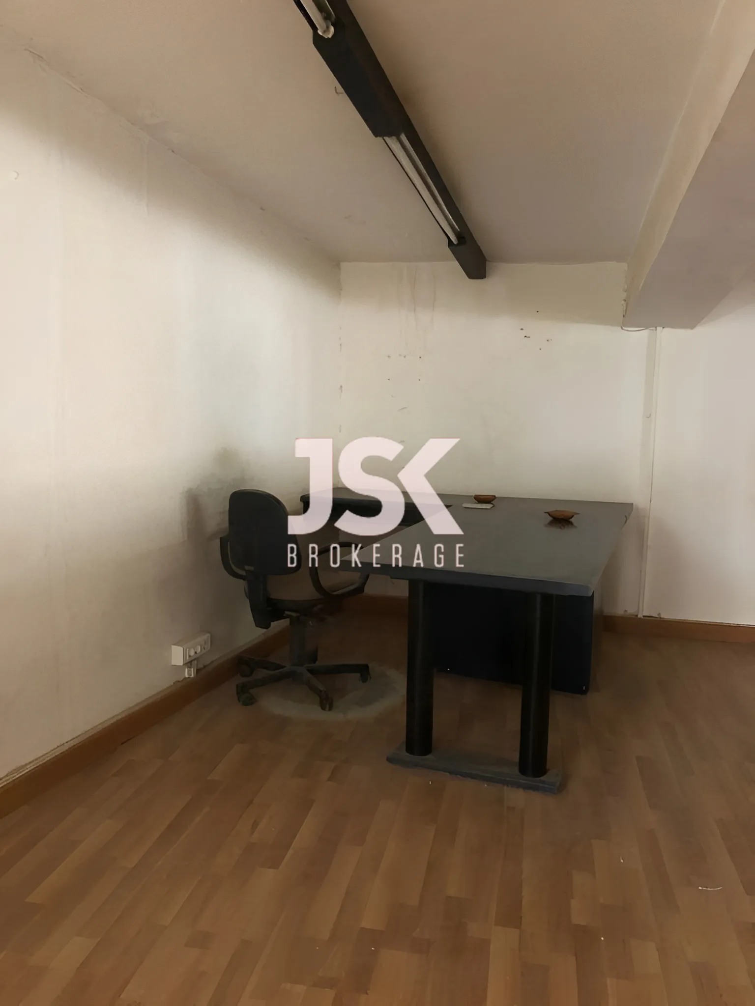 Shop for rent in Mansourieh
