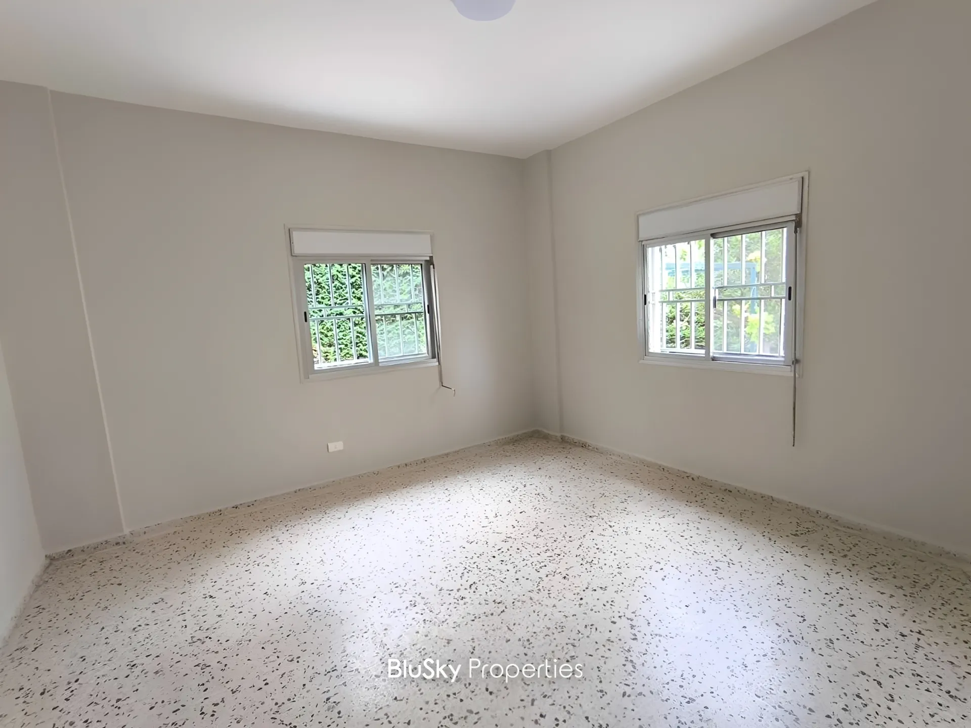 Duplex for rent in Mazraat yachoua, lebanon