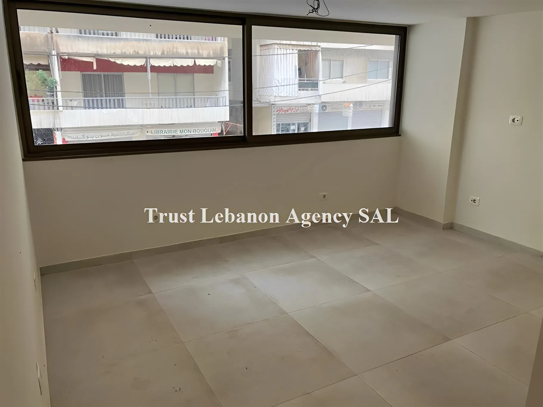 Shop for sale in Metn, Dekweneh