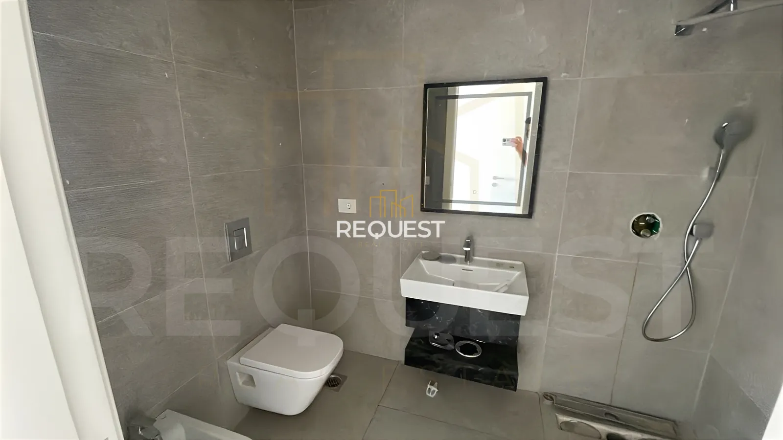 Apartment for sale in Ain el-mreisseh, beirut, lebanon
