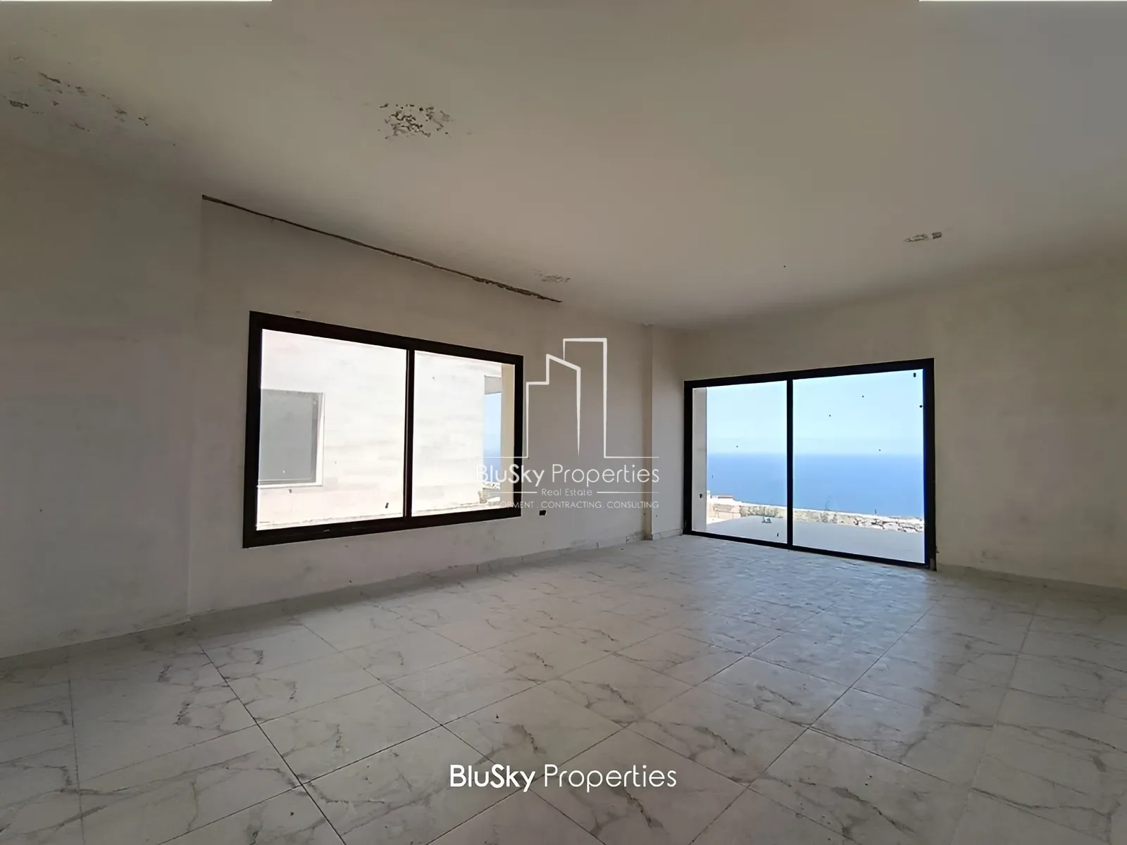 Apartment for Sale in Bouar - 3 bed, 3 bath