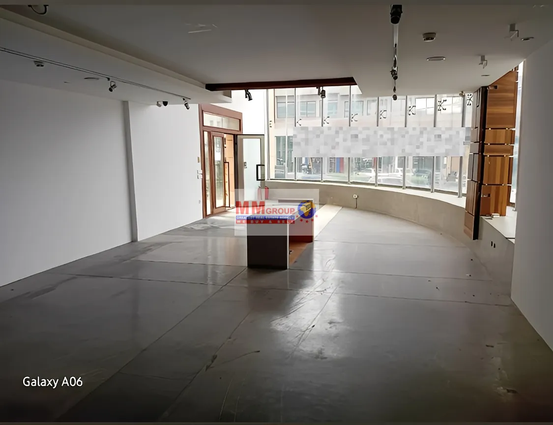 Shop for rent in Dekwaneh
