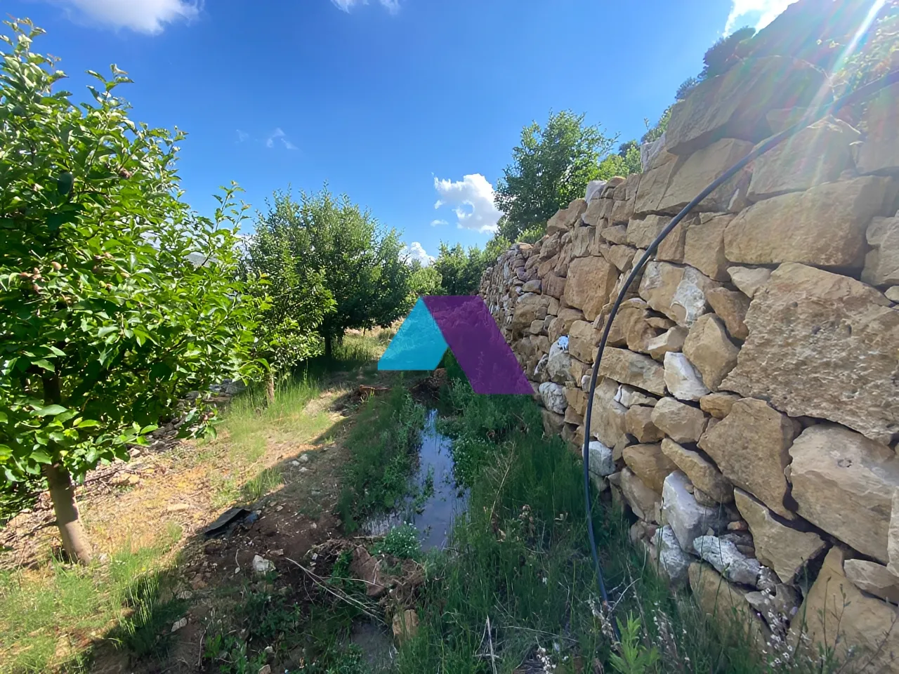 Land for Sale in Hrajel