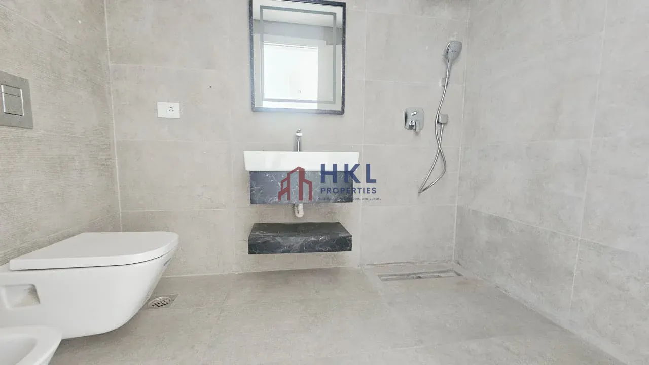 Apartment for rent in Ain Al Mraiseh, Beirut, Lebanon