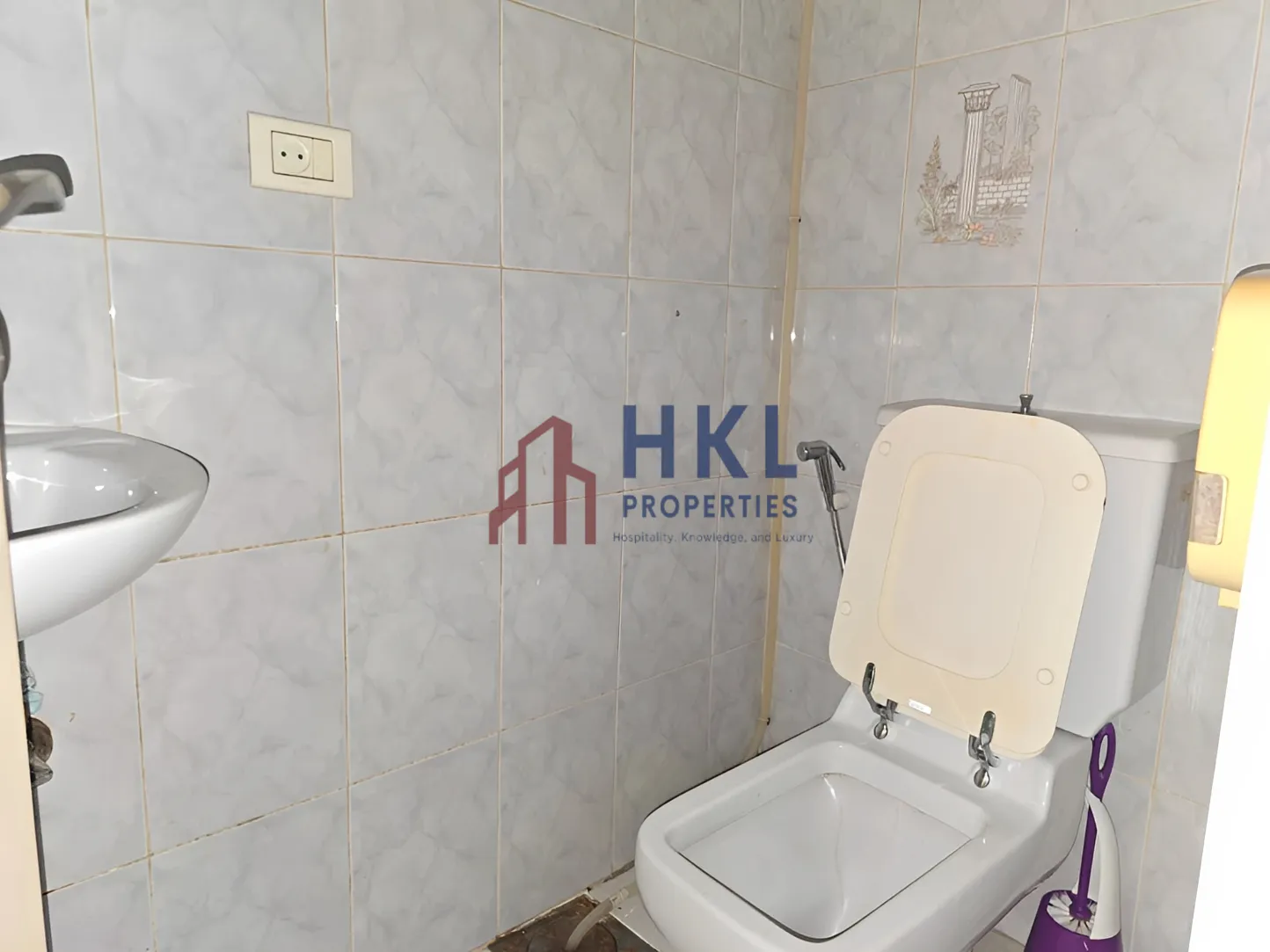 Office for rent in Hazmieh