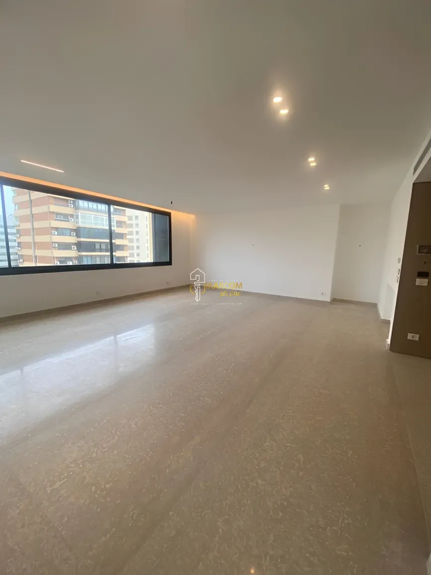 Apartment for sale in Ramlet El Baida, Bayrut, Lebanon