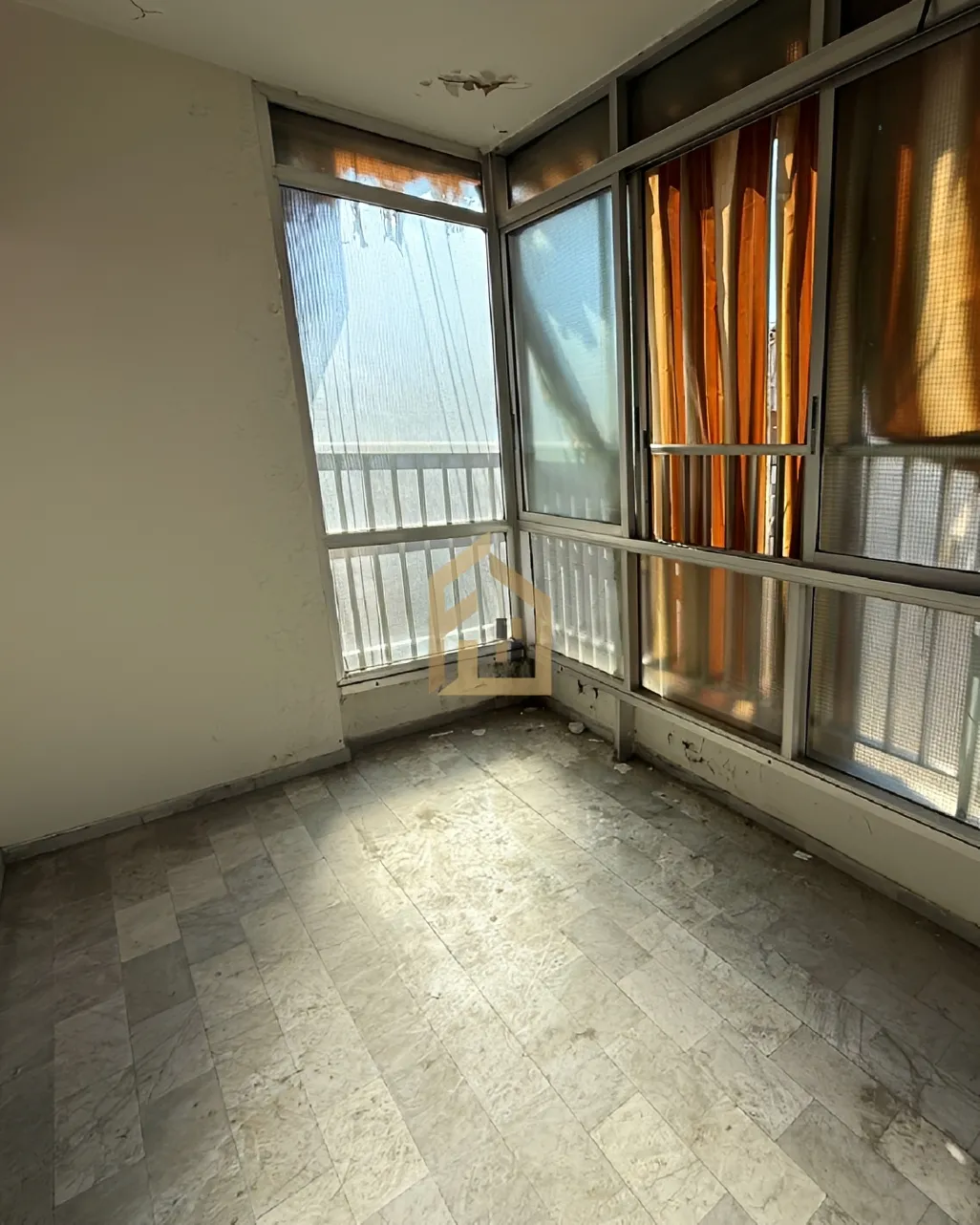 Apartment for sale in Tariq El Jdideh, Beirut, Lebanon - 2 bed, 2 bath