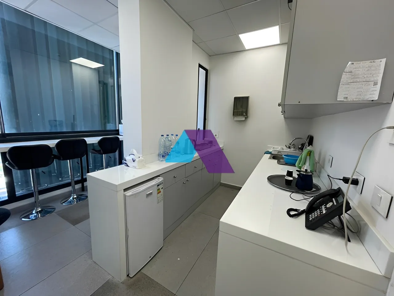 Office for rent in Sin El Fil