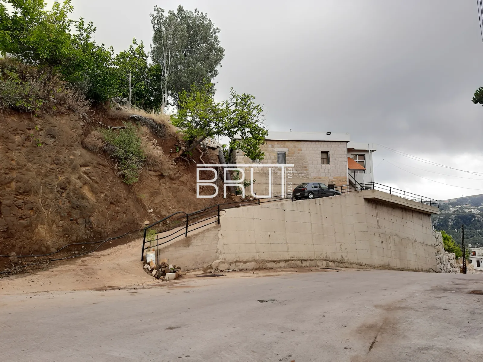 Land for Sale in Kfardebian