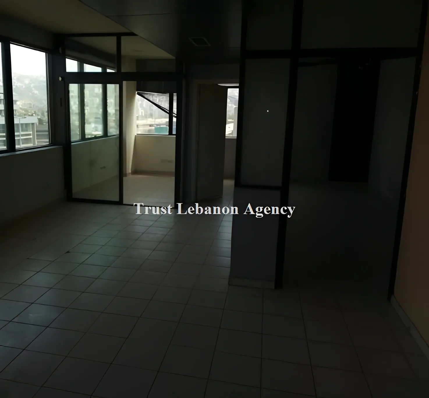 Office for rent in Baabda, Furn Al Chebak