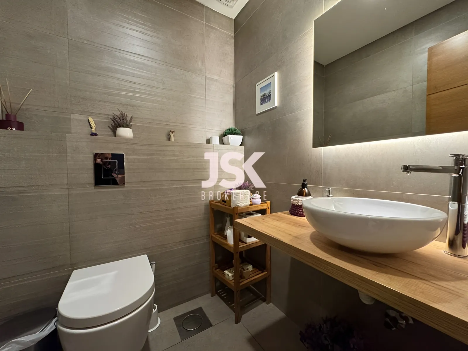 Apartment for Sale in Beit Meri