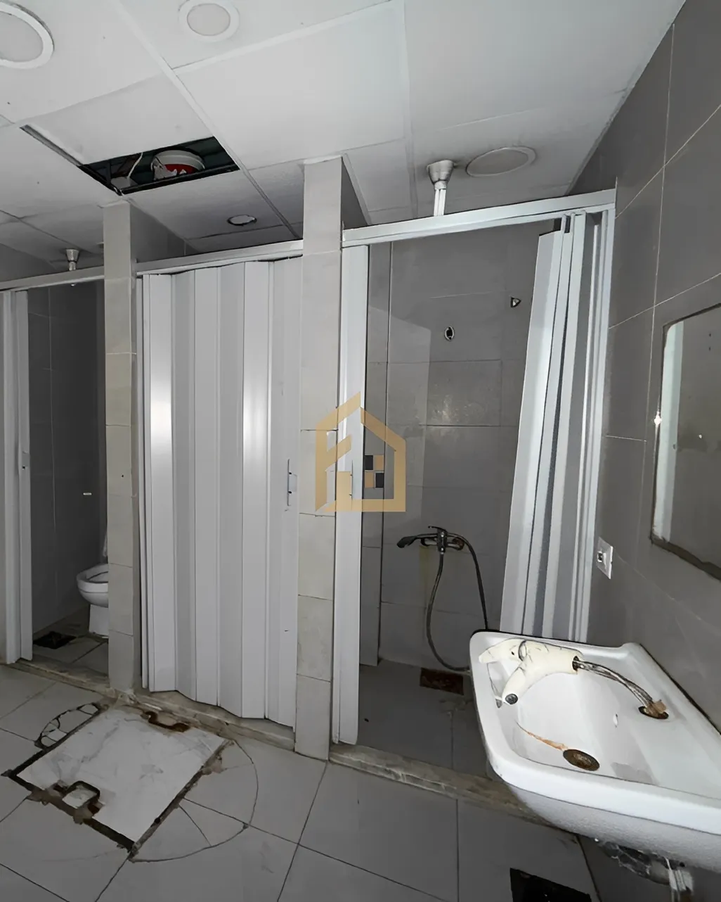 Warehouse for Rent in Zarif, Bayrut, Lebanon
