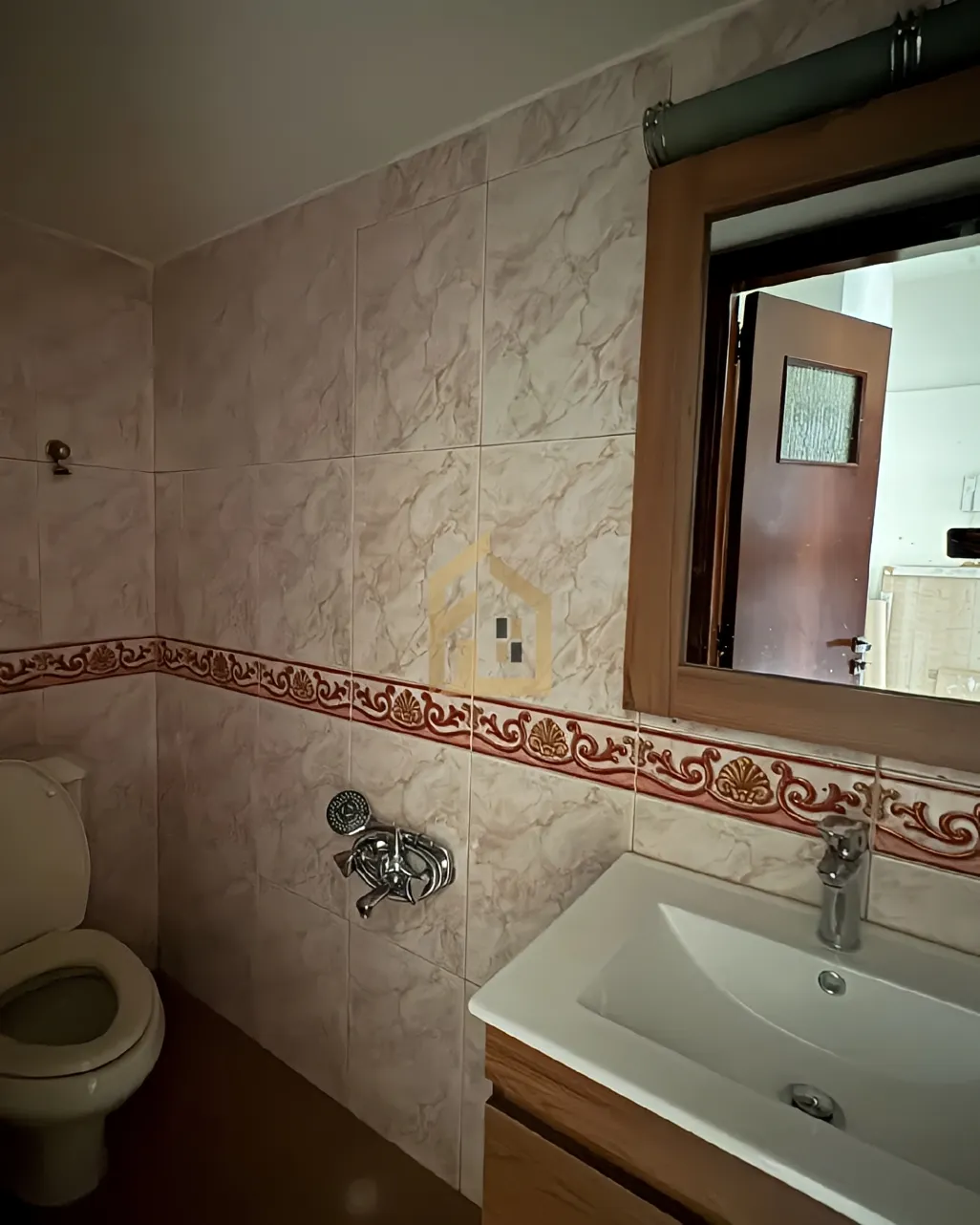 Apartment for rent in Achrafieh, Beirut, Lebanon - 3 bed, 3 bath
