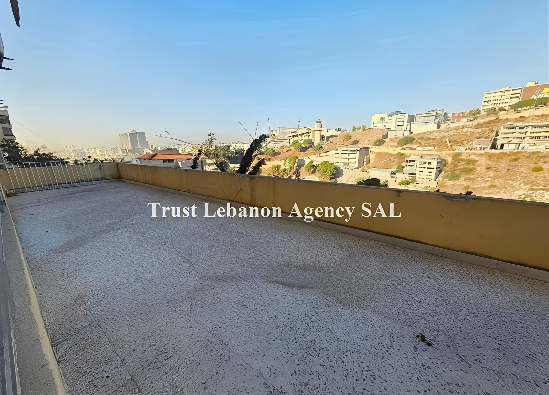 Office for rent in Baabda, Hazmieh