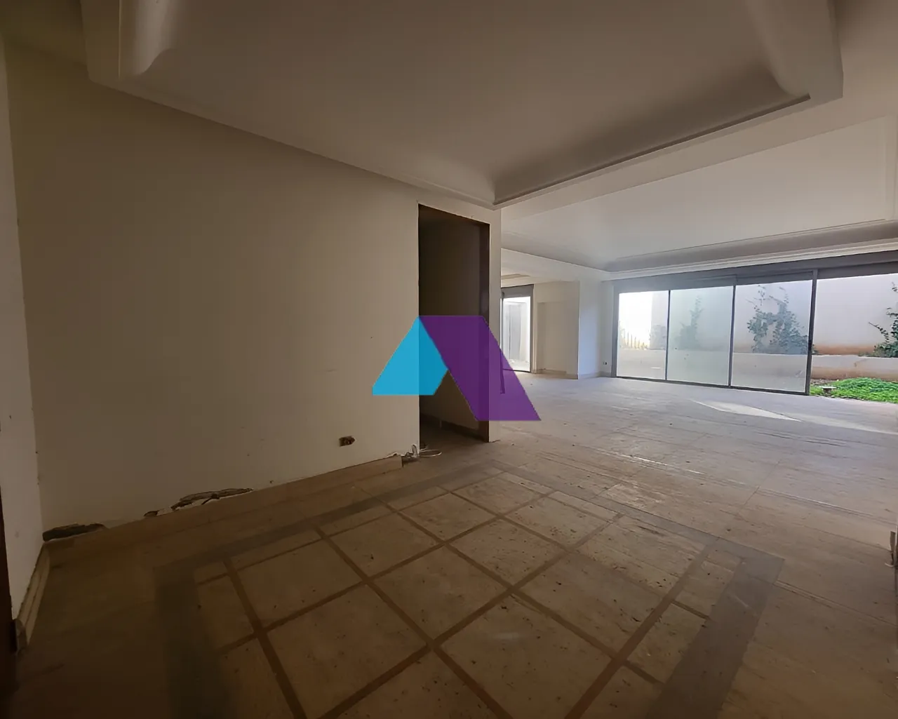 Apartment for Sale in Yarzeh - 4 bed, 5 bath
