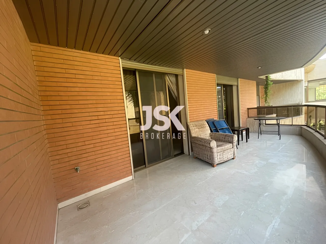 Apartment for Sale in Ain Al Mraiseh