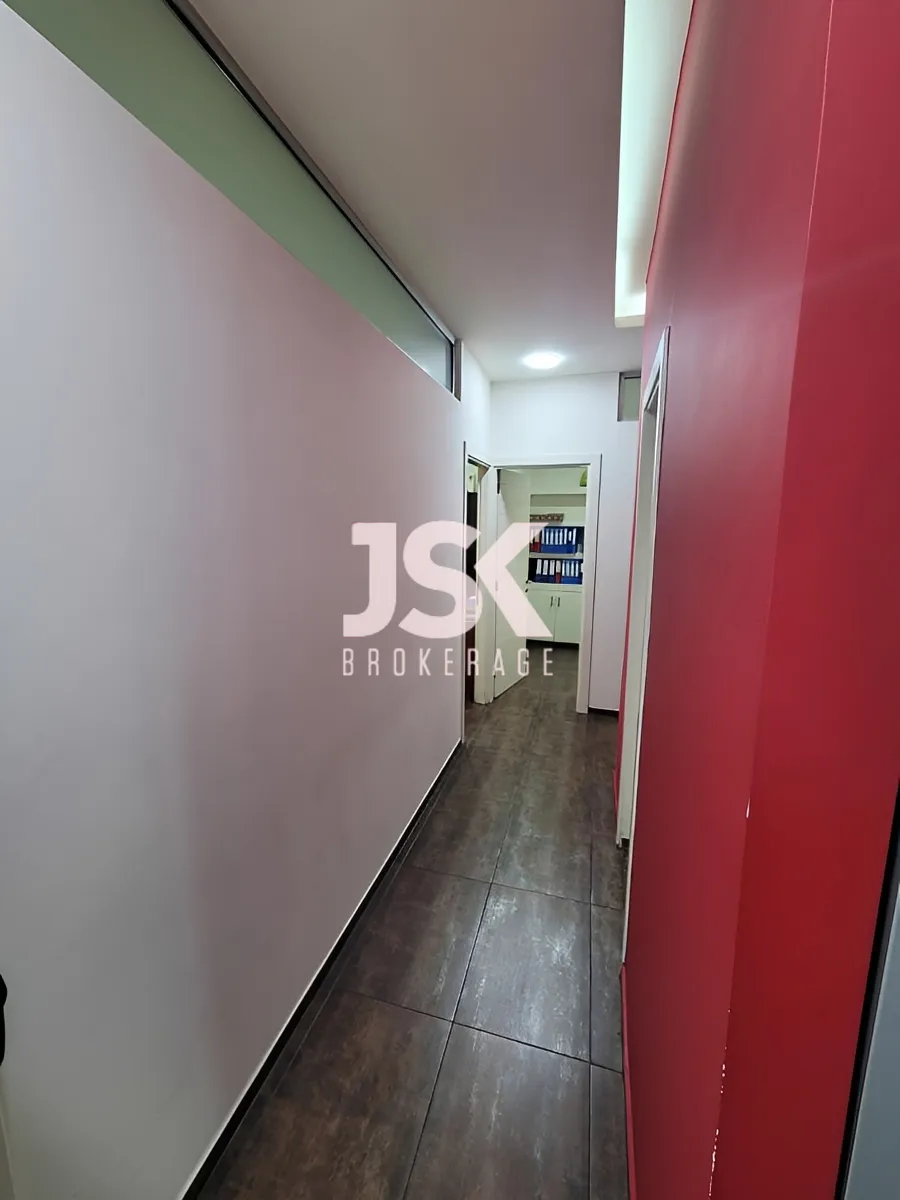 Office for rent in Sin El Fil