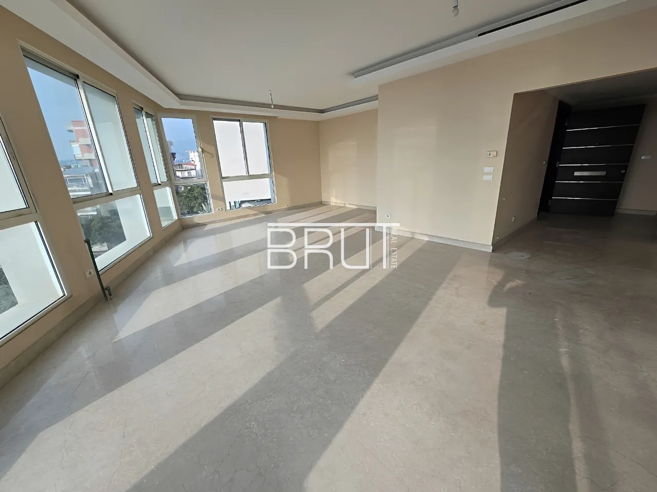 Apartment for Sale in Haret Sakher