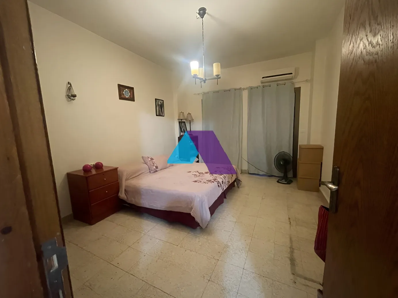 Apartment for Sale in Mazra'a - 5 bed, 3 bath
