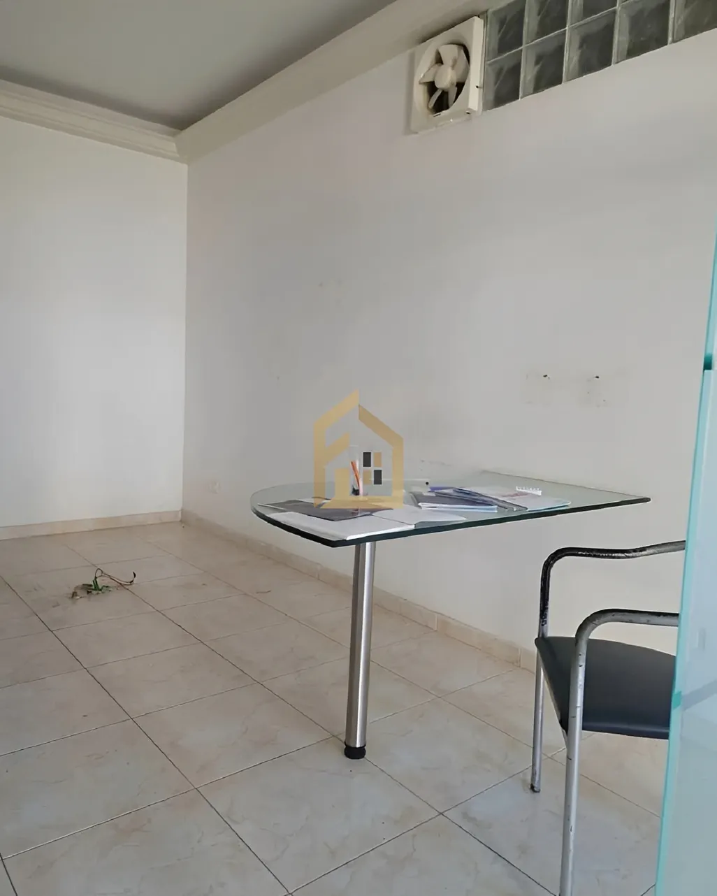 Clinic for rent in Ballouneh, Lebanon