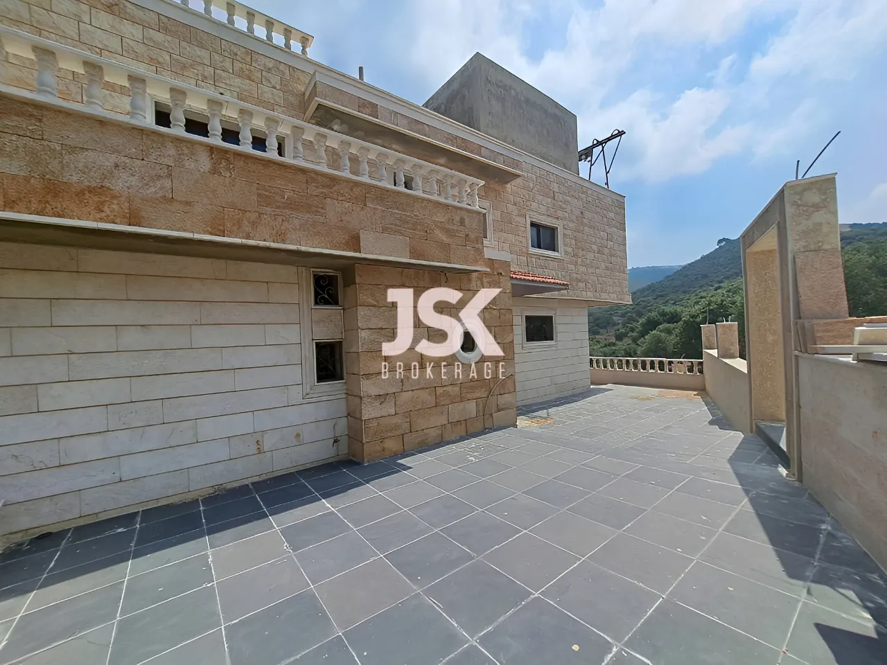 Villa for Sale in Kafr - 4 bath