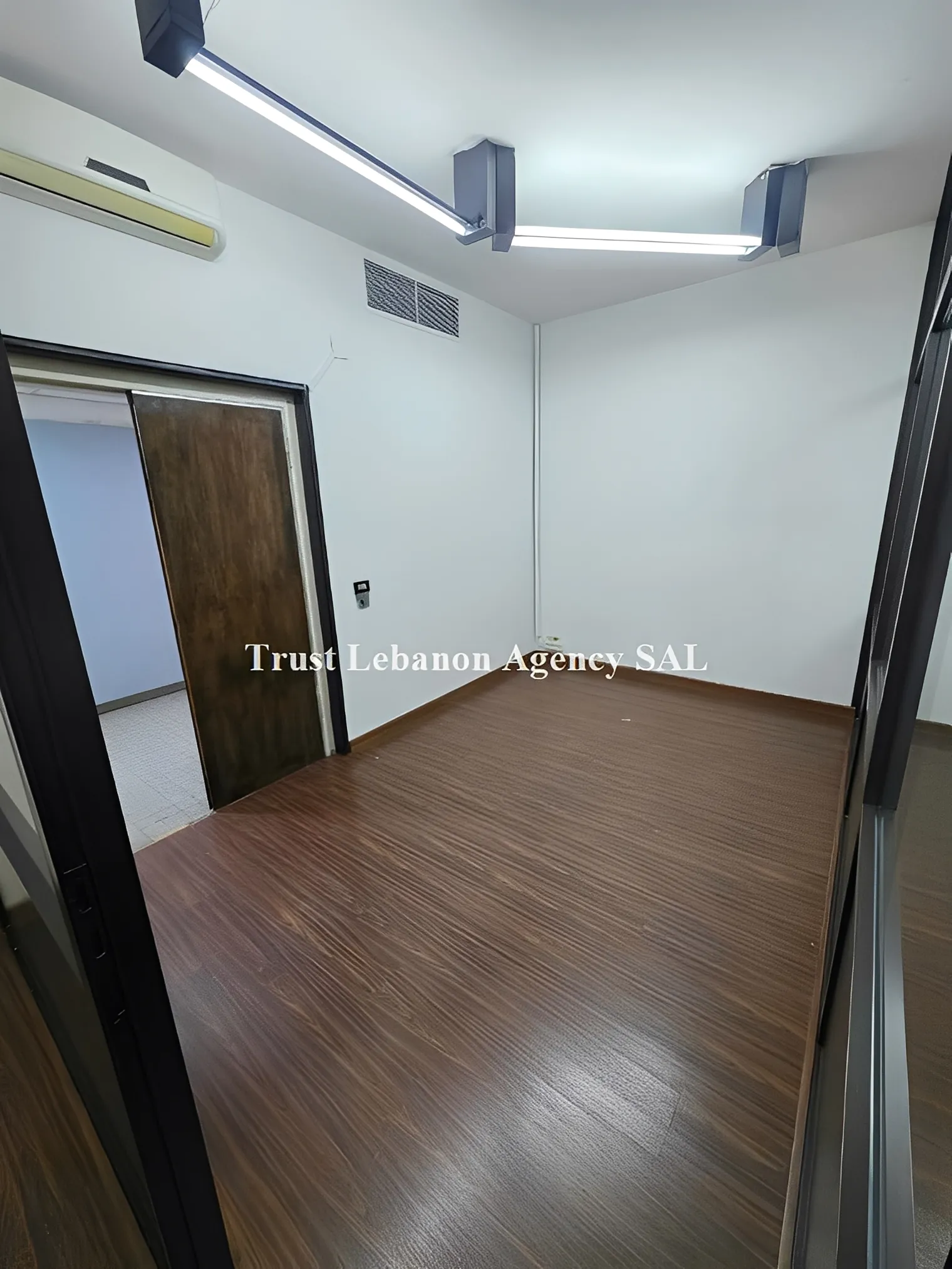 Office for rent in Metn, Horsh Tabet