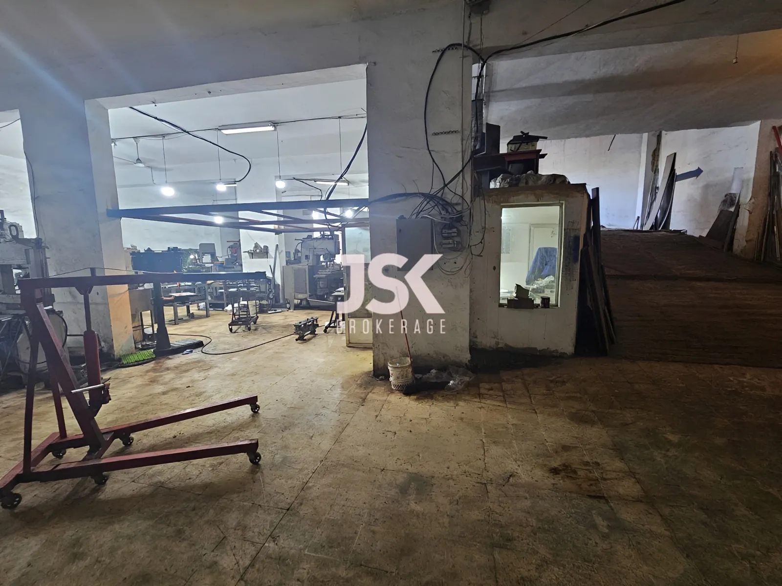 Warehouse for Sale in Fanar