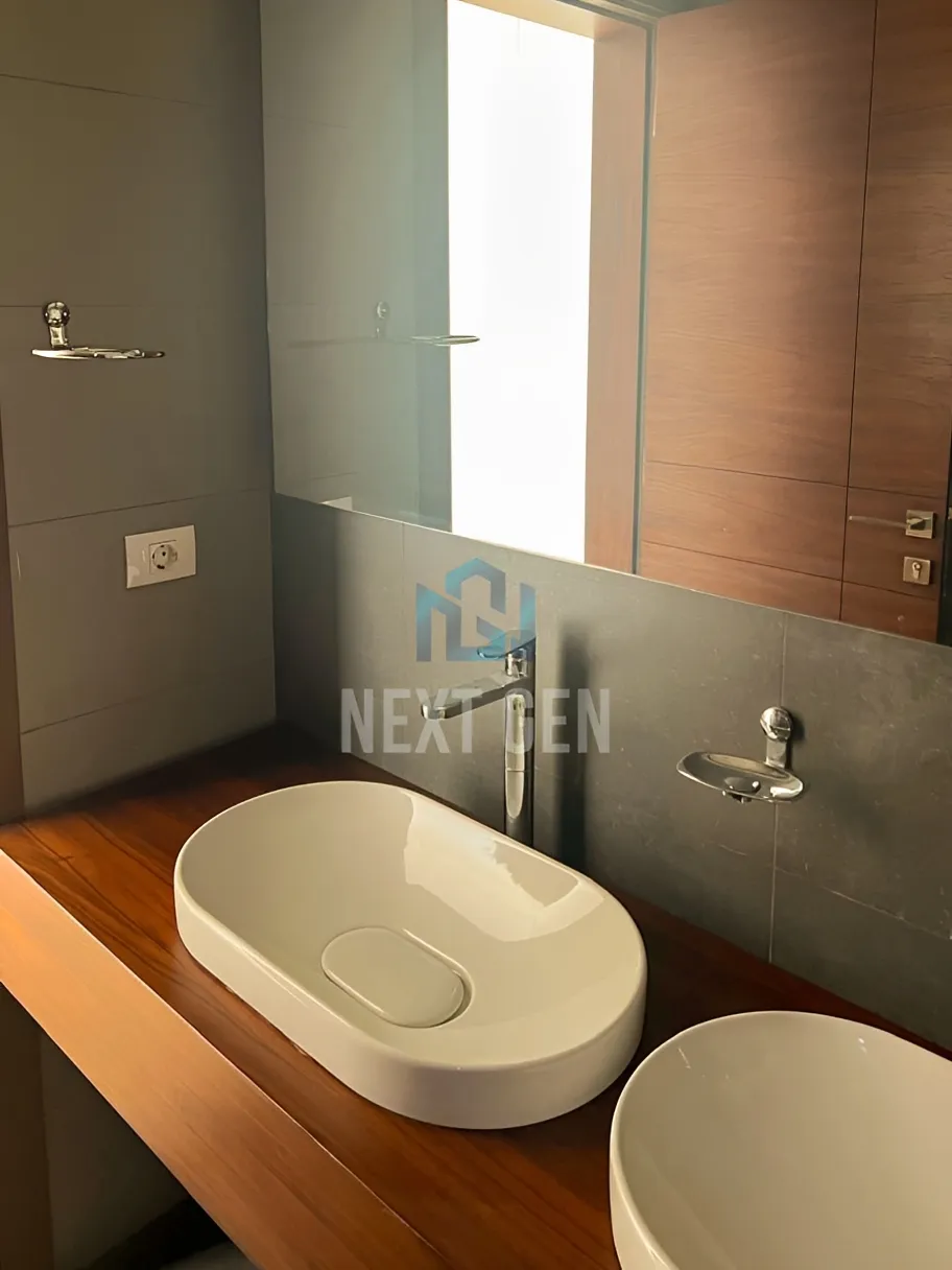 Apartment for sale in Achrafieh, Beirut, Lebanon - 2 bed, 4 bath