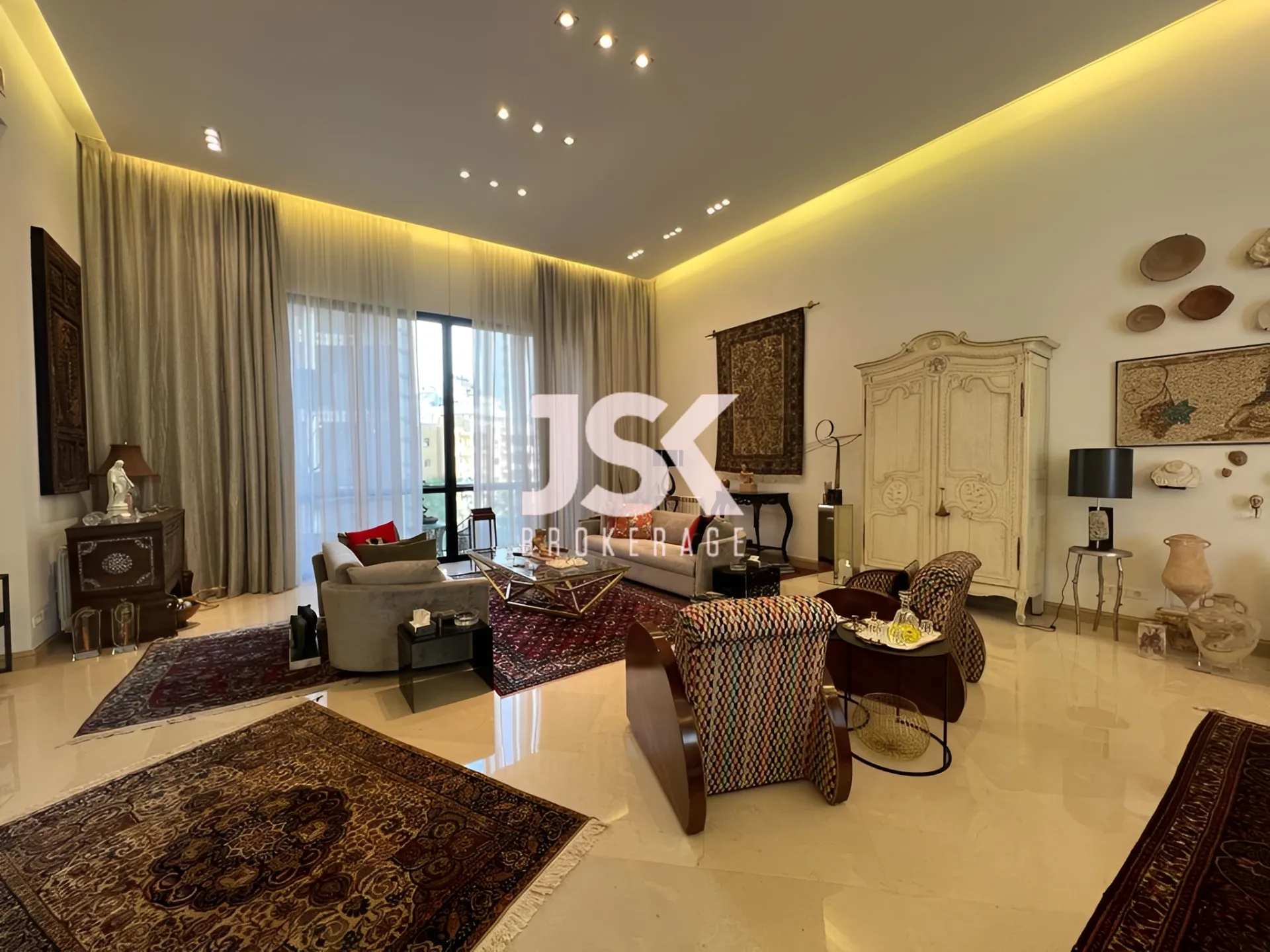 Loft for Sale in Caree d'or, Achrafieh, Beirut, Lebanon - 3 bed, 4 bath