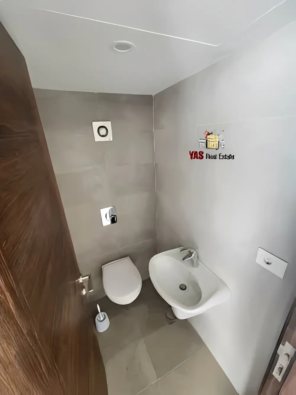 Apartment for Sale in Achrafieh - 2 bed, 3 bath