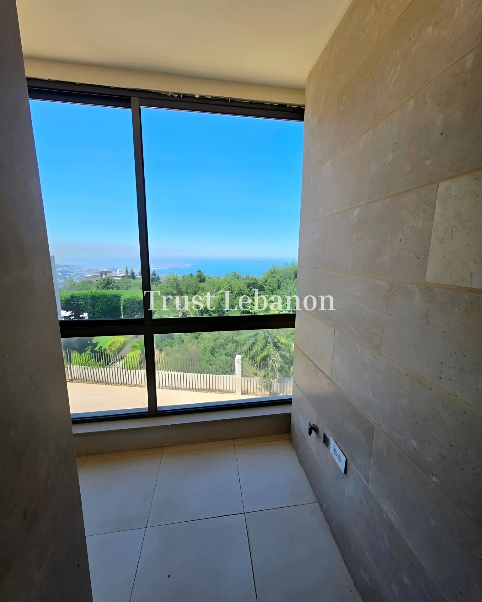 Apartment for sale in Ballouneh, Lebanon - 3 bed, 4 bath