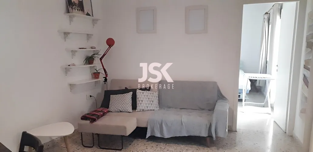 Apartment for Rent in Caree d'or, Achrafieh, Lebanon - 1 bed, 1 bath