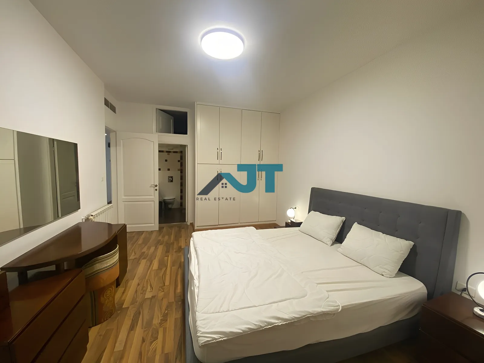 Apartment for Rent in Caree d'or, achrafieh