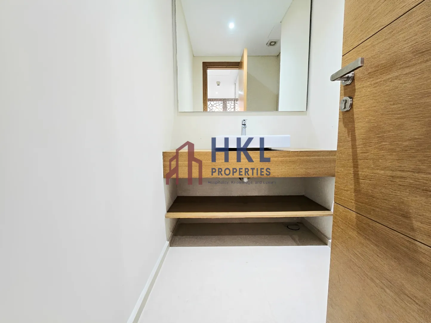 Apartment for rent in Ain Al Mraiseh