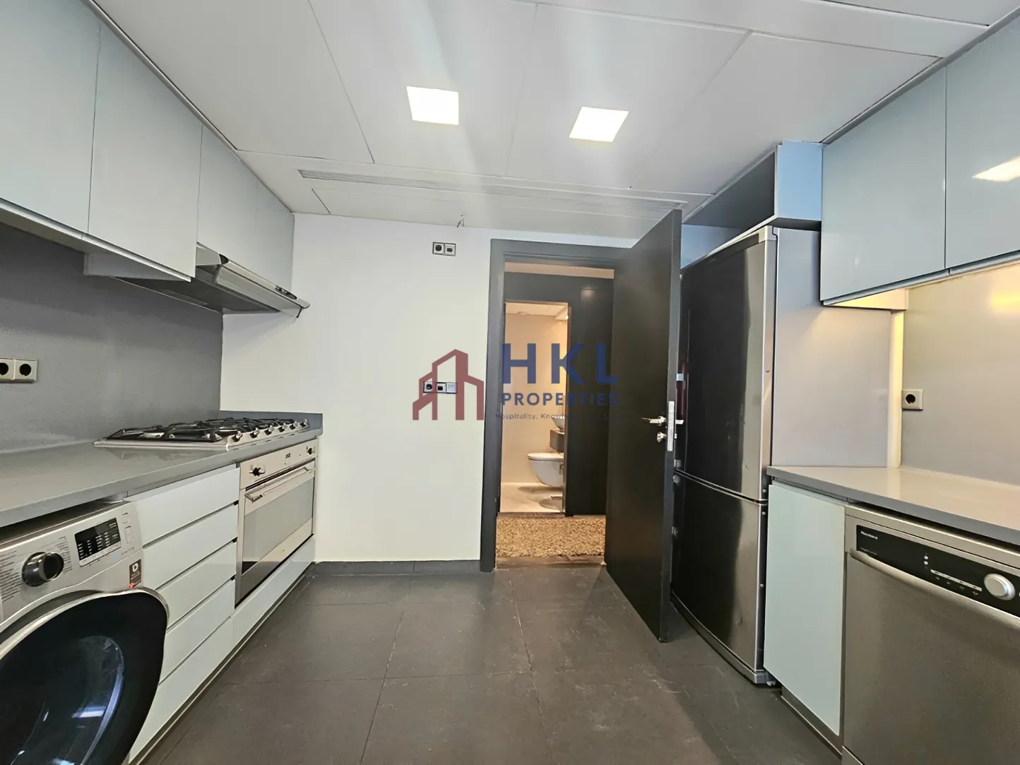 Apartment for rent in DownTown Restaurant Access Road، Lebanon - 2 bed, 1 bath