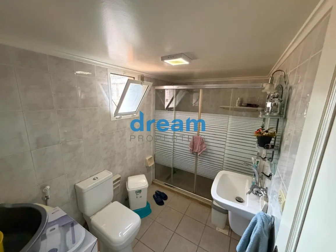 Apartment for sale in Ras Al Naba'a, Beirut, Lebanon
