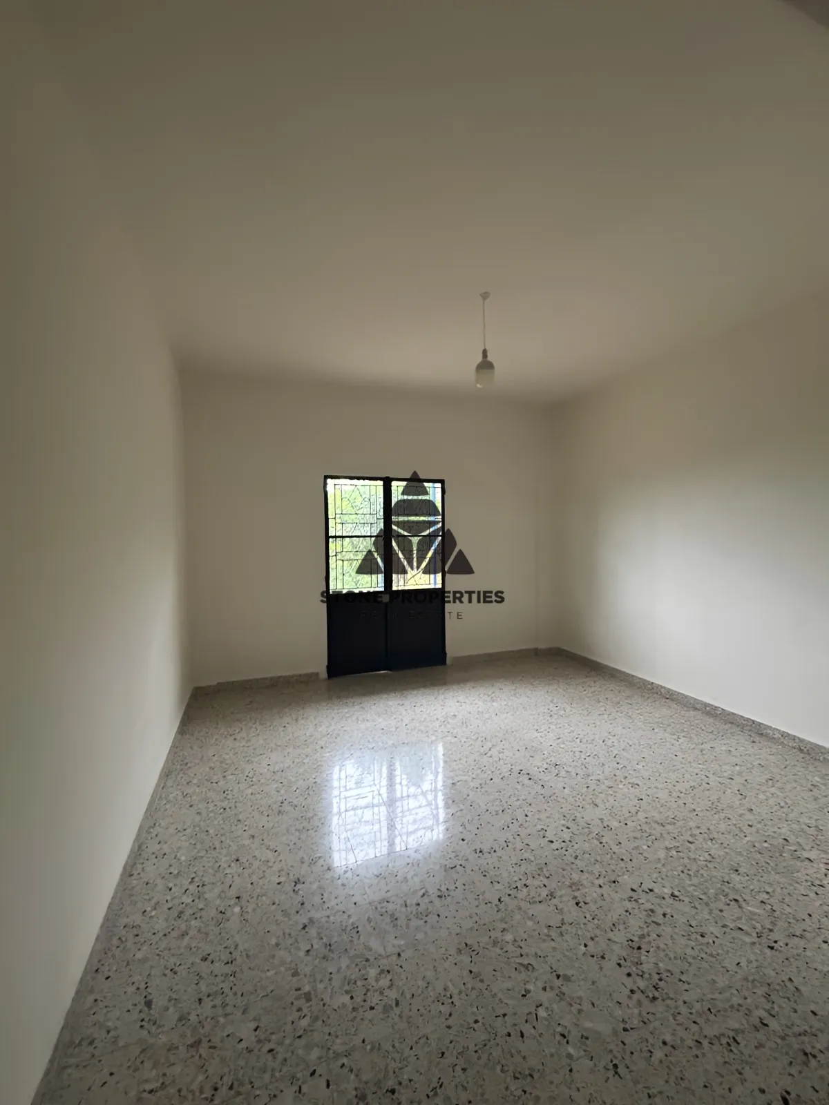 Apartment for rent in Masqa, lebanon - 2 bed, 1.0 bath