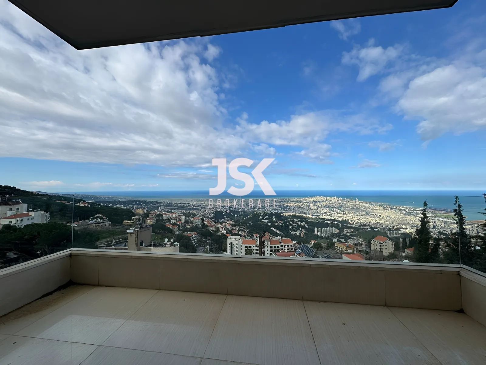 Apartment for Sale in Ain Saadeh