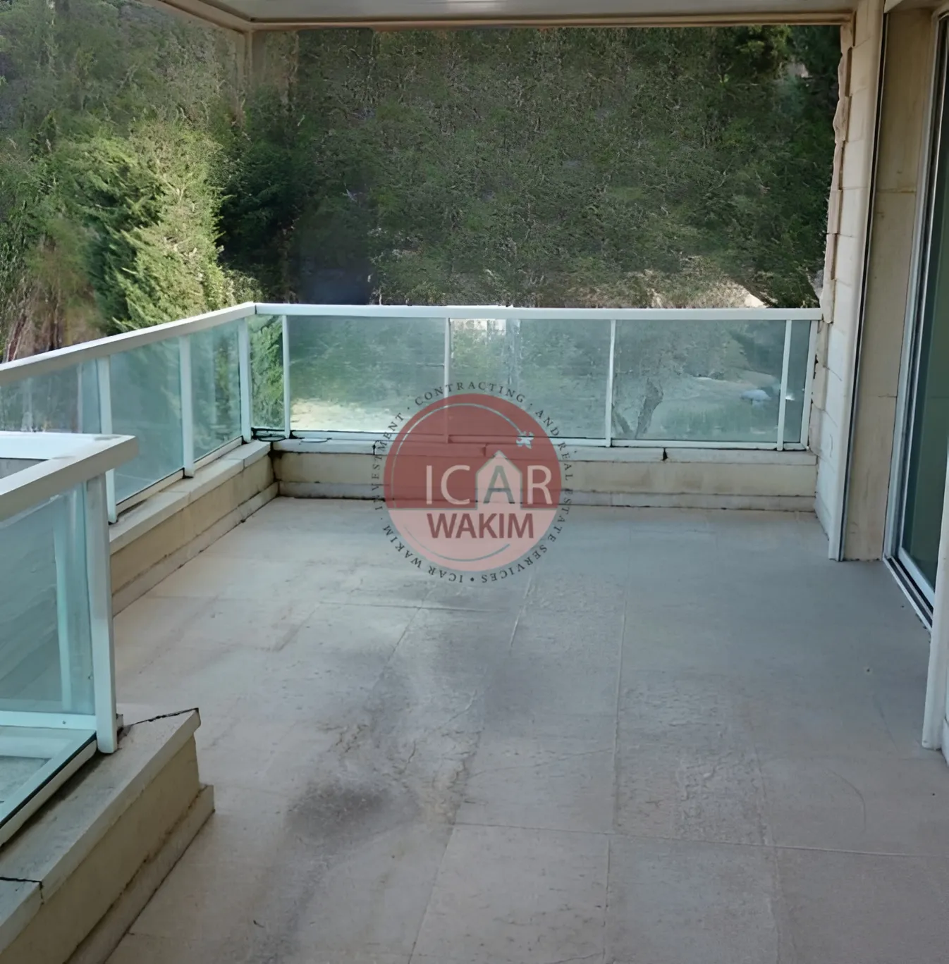 Apartment for sale in Jouret El Ballout, Lebanon - 4 bed, 4 bath