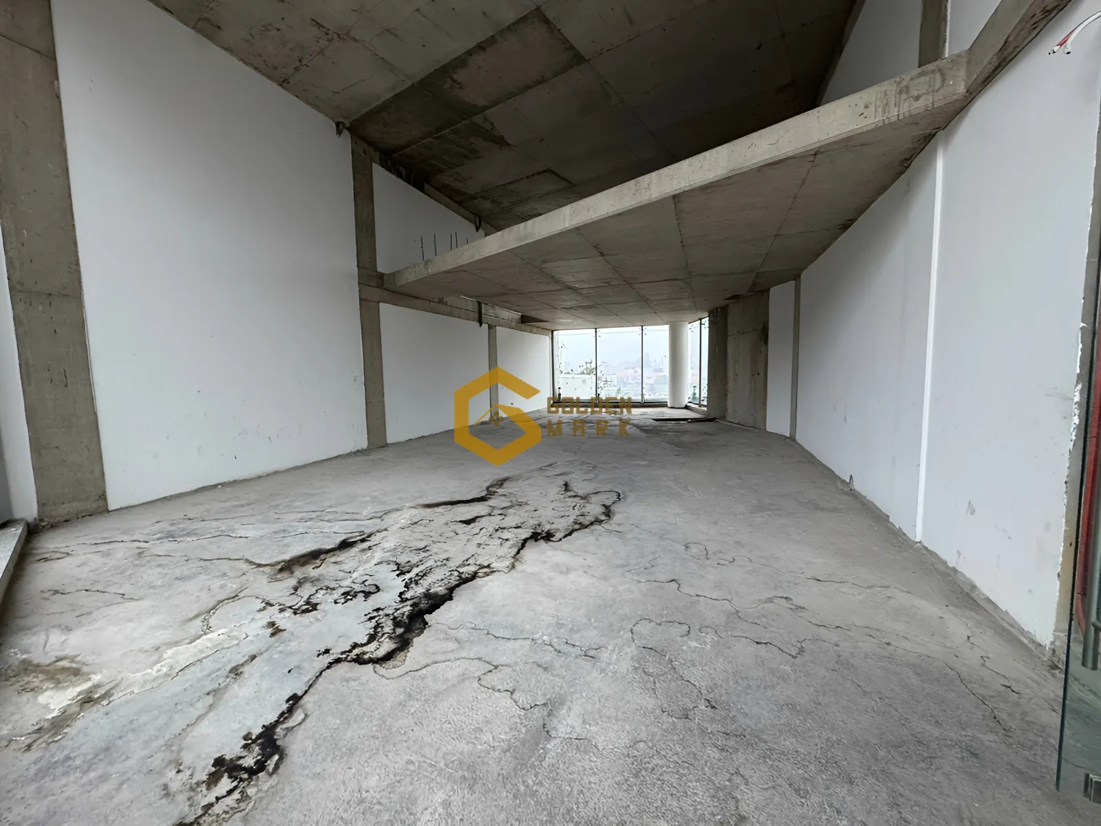 Showroom for rent in Sin El Fil