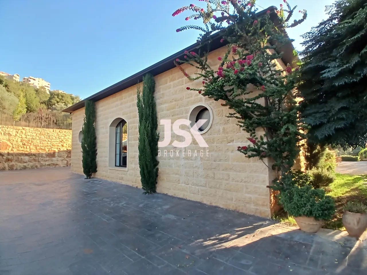 Villa for Sale in Roumieh