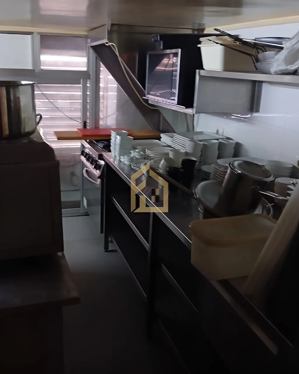 Shop for rent in Bourj Hammoud, Lebanon