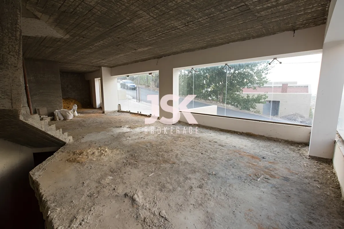 Showroom for rent in Khenchara