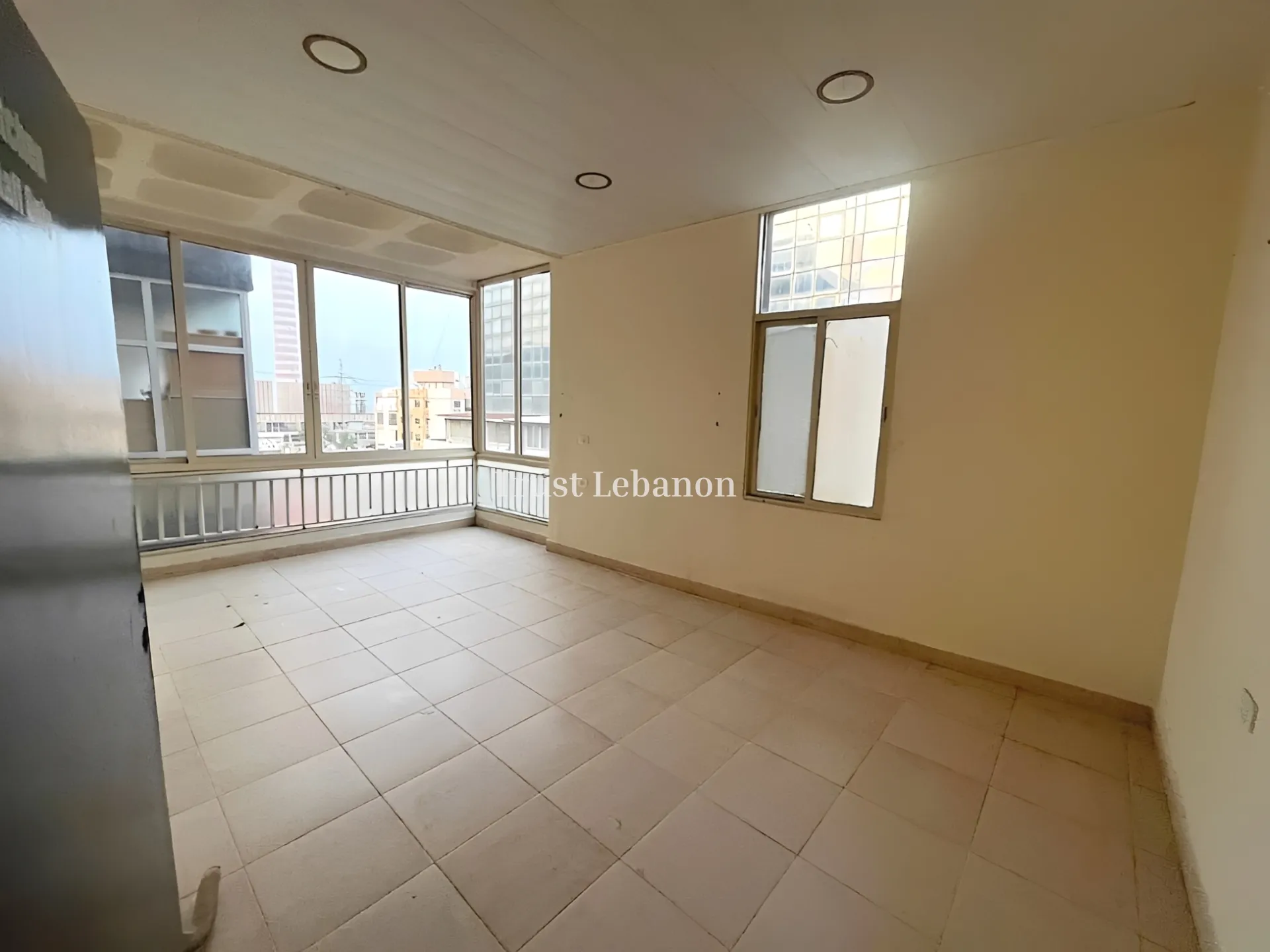 Office for rent in Zouk Mosbeh, Lebanon