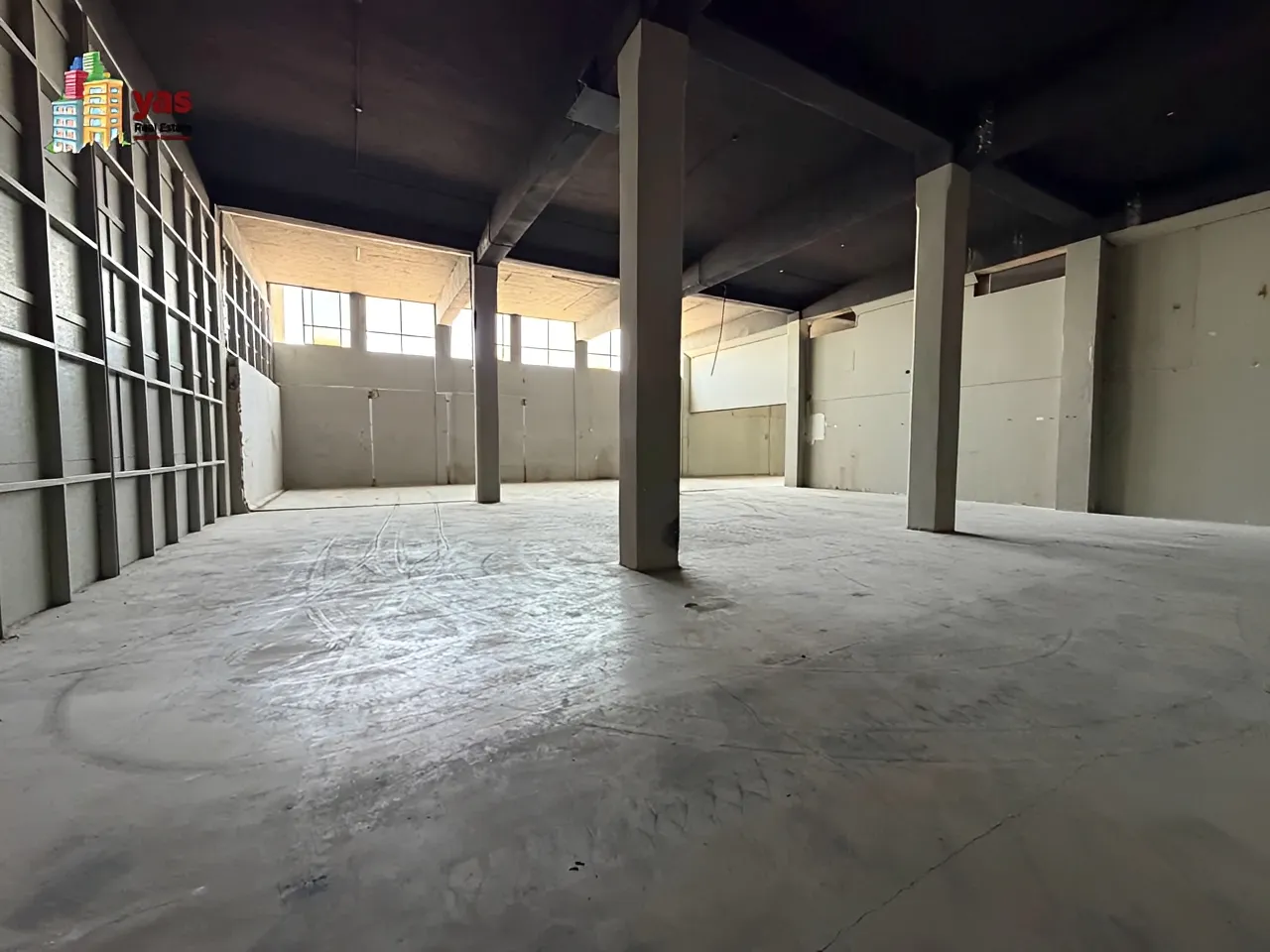 Showroom for Rent in Adonis