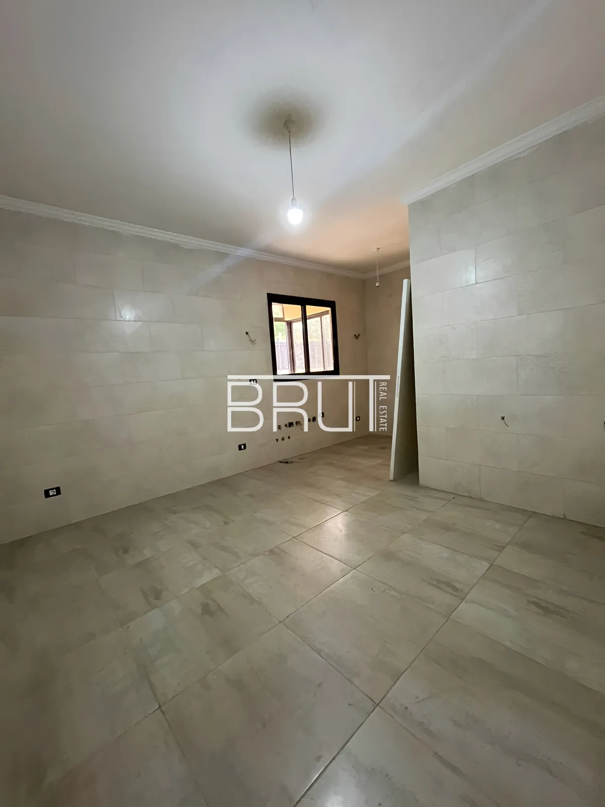 Apartment for Sale in Ballouneh